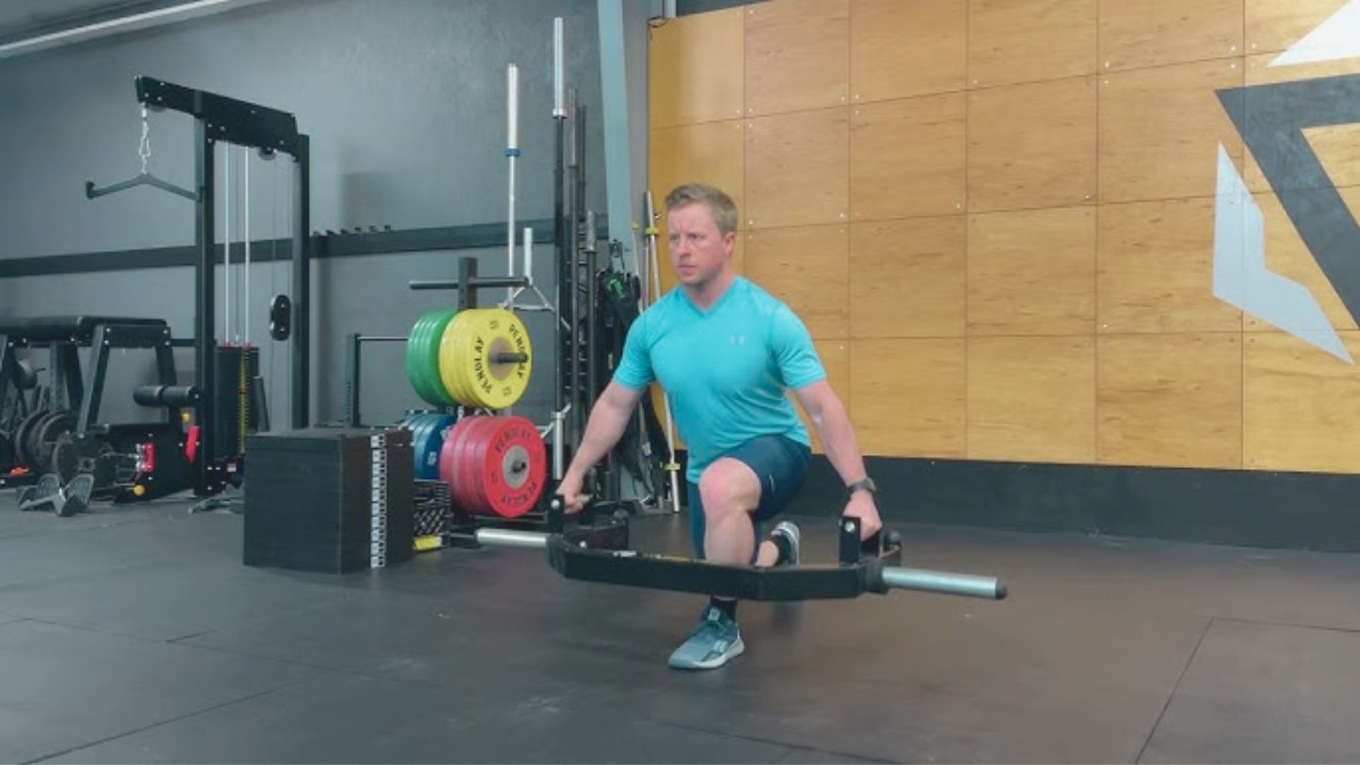 Trap Bar Reverse Lunge