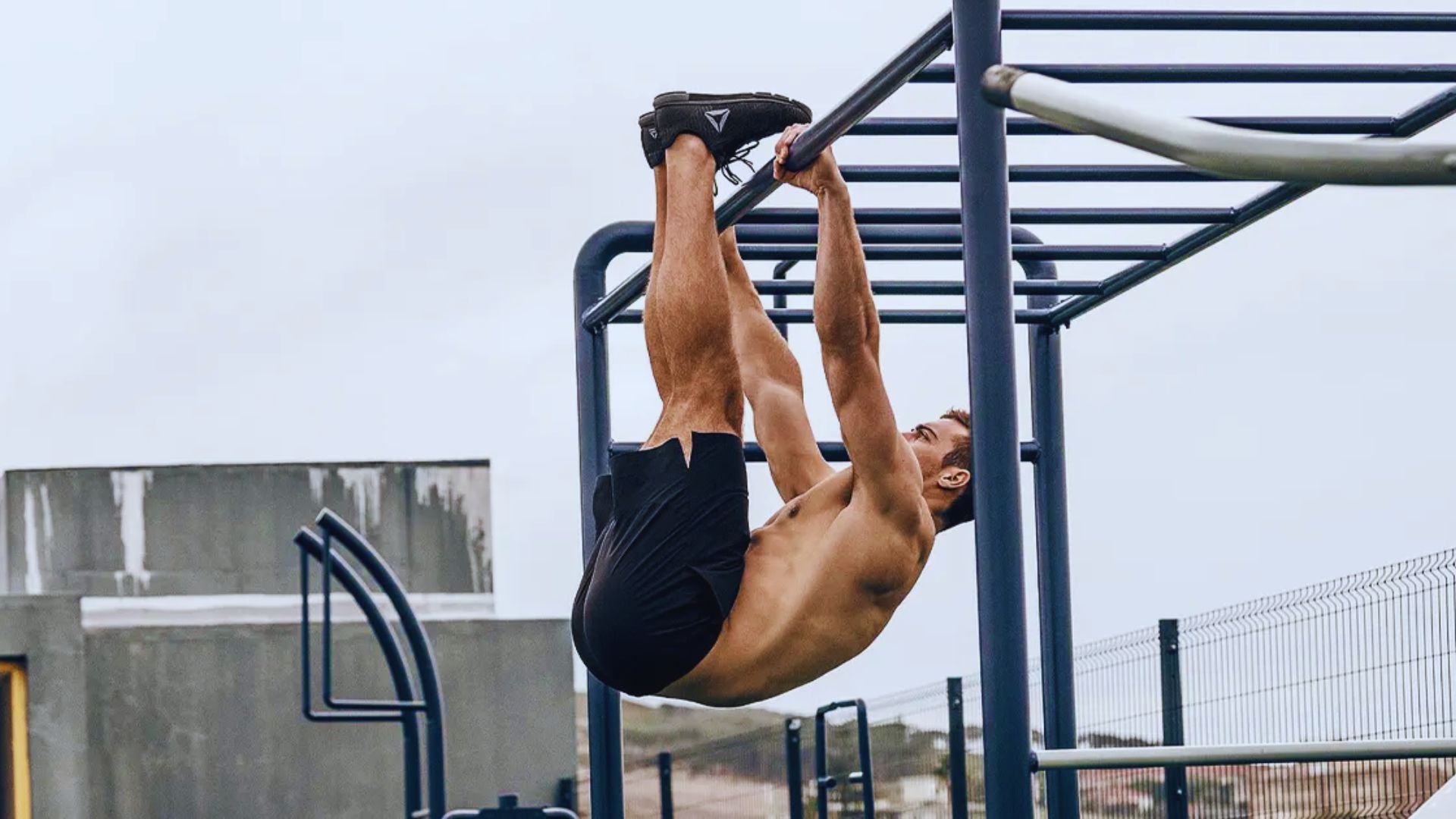 Toes to Bar