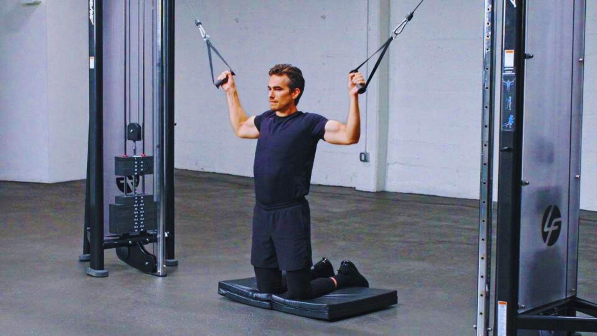 Kneeling Cable Pulldown